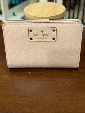 kate spade Pale Pink Pebbled Leather Compact Wallet with Gold Hardwate